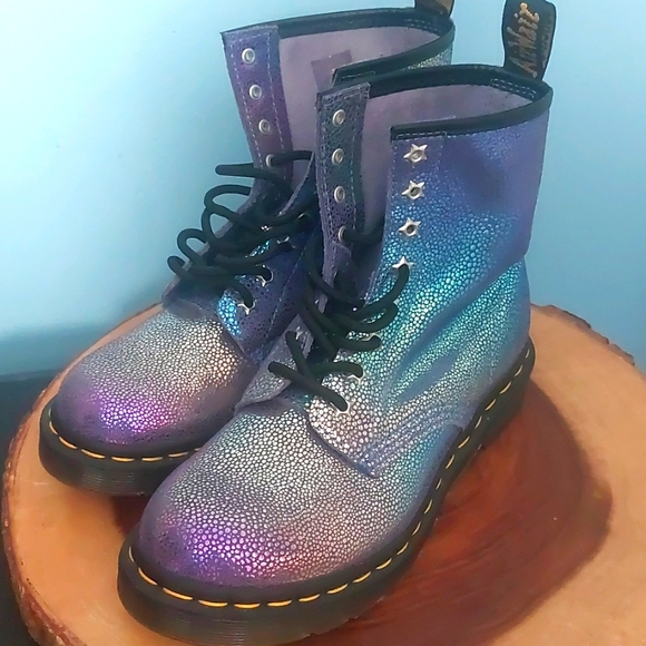 Dr. Martens Rainbow Ray 1460 in purple size 6 Nwot - Picture 2 of 11